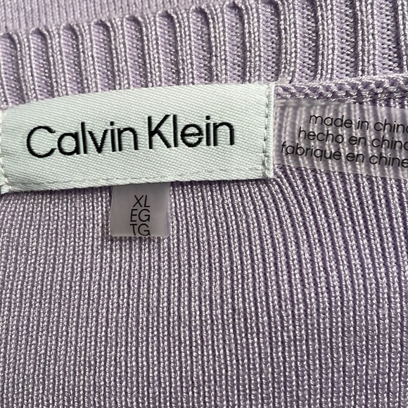 Beautiful lilac colored Calvin Klein lightweight sweater - Picture 5 of 5